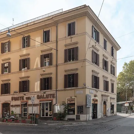 Trastevere Charming بيت ضيافة